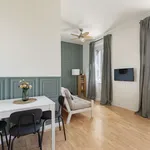 Rent 1 bedroom apartment of 43 m² in milan