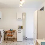  appartement avec 6 chambre(s) en location à Paris