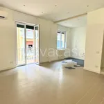 Affitto 3 camera appartamento di 75 m² in Napoli