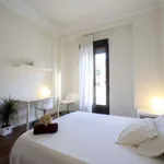 Rent a room of 180 m² in valencia