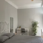 Rent a room of 120 m² in Alicante