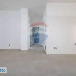 Affitto 6 camera casa di 140 m² in Bari