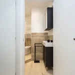 Rent 5 bedroom apartment of 85 m² in Milan