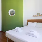 Rent 3 bedroom apartment in Milan