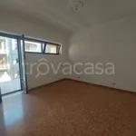 Affitto 3 camera appartamento di 95 m² in Taranto