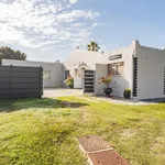 Rent 3 bedroom house in Struisbaai