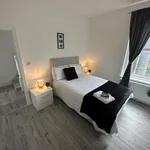 Rent 4 bedroom apartment of 8 m² in Bromley