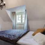 Rent 1 bedroom apartment of 48 m² in Dusseldorf