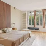 Appartement de 150 m² avec 3 chambre(s) en location à Paris