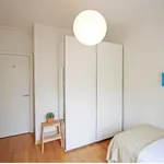 Rent 4 bedroom apartment in Barcelona