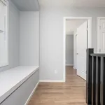 Maison de 1894 m² avec 4 chambre(s) en location à Calgary