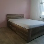 Pronajměte si 3 ložnic/e byt o rozloze 70 m² v Benešov