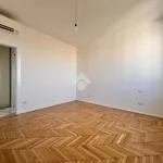 Rent 5 bedroom apartment of 150 m² in Milano