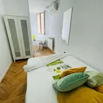 Rent a room of 200 m² in Madrid