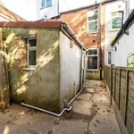 Rent 4 bedroom flat in West Midlands