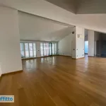 Rent 4 bedroom apartment of 200 m² in Milan