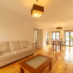 Rent 4 bedroom house of 300 m² in Lisbon