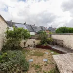 Maison de 146 m² avec 4 chambre(s) en location à Florennes