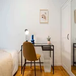 Rent a room of 293 m² in Madrid