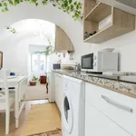 Rent 1 bedroom apartment of 62 m² in lisbon