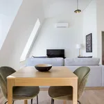 Rent 2 bedroom apartment of 76 m² in Lisbon