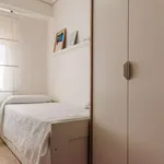 Rent a room of 110 m² in valencia