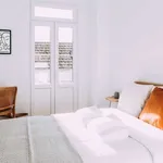 Rent 4 bedroom apartment of 140 m² in lisbon