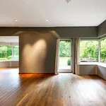 Maison de 243 m² avec 4 chambre(s) en location à Uccle