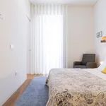 Rent 3 bedroom apartment of 190 m² in Porto