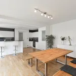 Pronajměte si 4 ložnic/e dům o rozloze 166 m² v Prague