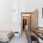 Rent 1 bedroom apartment of 40 m² in Florence