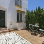 Rent 5 bedroom house of 212 m² in Marbella