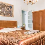 Rent a room of 87 m² in valencia