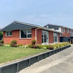 Rent 5 bedroom house of 706 m² in Christchurch