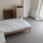 Rent 5 bedroom flat in Wales