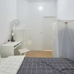 Rent a room in lisbon