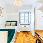 Rent 2 bedroom apartment of 65 m² in Lisbon