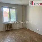 Pronajměte si 3 ložnic/e byt o rozloze 68 m² v Mělník