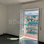 Affitto 3 camera appartamento di 98 m² in Genova