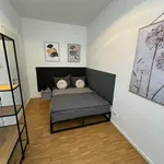 Miete 1 Schlafzimmer wohnung von 549 m² in Berlin