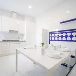 Rent a room of 274 m² in madrid