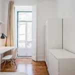 Rent a room of 160 m² in lisbon