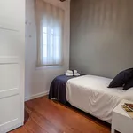 Rent 4 bedroom apartment of 40 m² in Barcelona