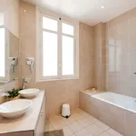 Rent a room of 193 m² in Paris