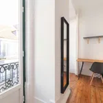 Rent a room of 120 m² in lisbon