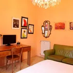 Rent a room of 100 m² in rome