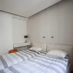 Appartement de 80 m² avec 1 chambre(s) en location à Paris