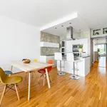 Pronajměte si 3 ložnic/e byt o rozloze 120 m² v Prague