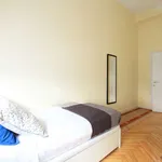 Rent a room of 120 m² in madrid