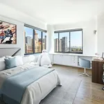 Rent 5 bedroom apartment of 295 m² in New York City